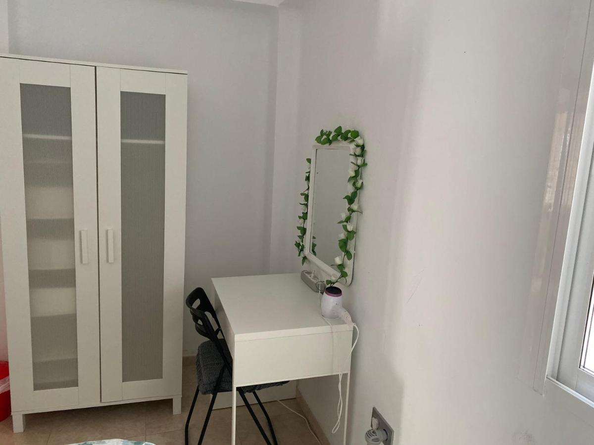Malaga Centro Habitaciones Privada En Apartamento Compartidos Exterior foto